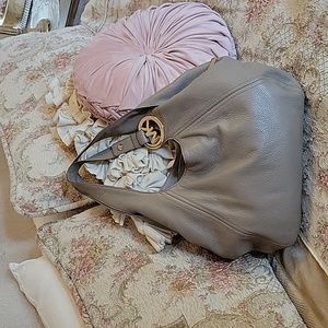 Michael Kors taupe leather purse. Great condition.